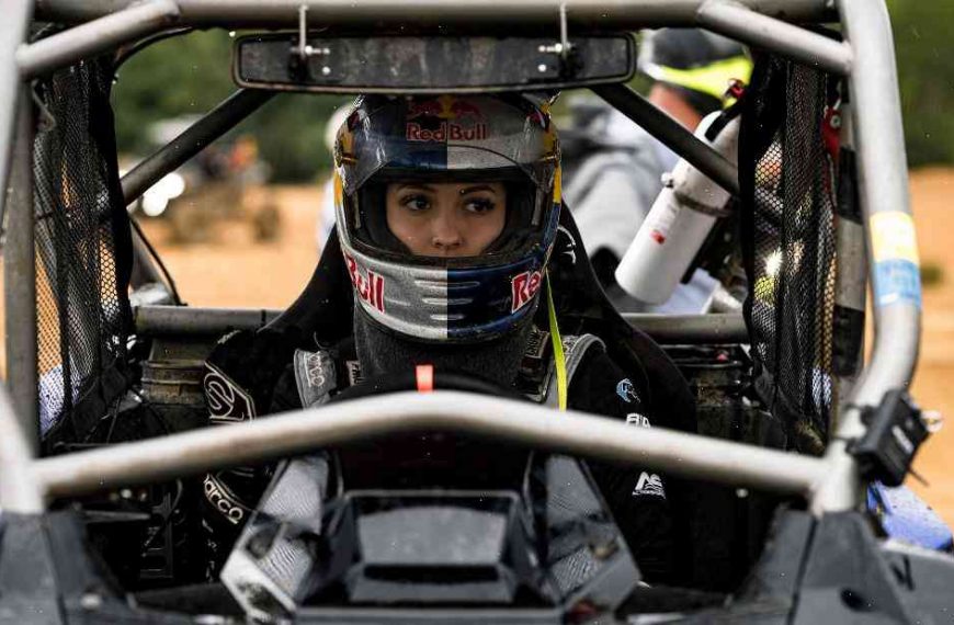 Baby-faced motocross girl proves she’s no rookie